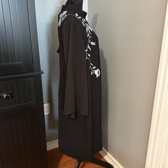 SLNY Dress Size 16W Black Mock Neck White Floral Embroidery Long Sleeve Formal - Picture 10 of 12